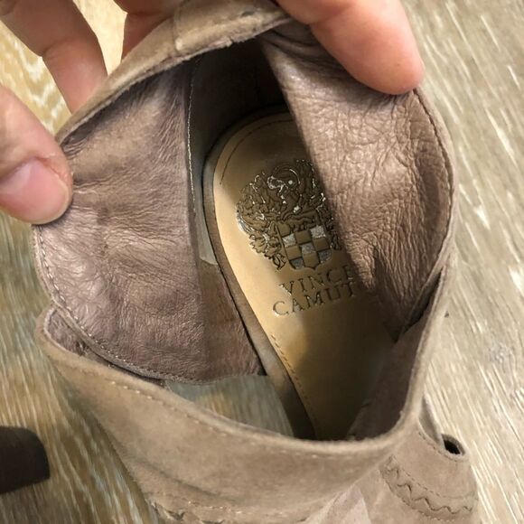 Vince Camuto Conley Buckle tan suede leather peep toe booties sandals heels-8.5M - Picture 14 of 16